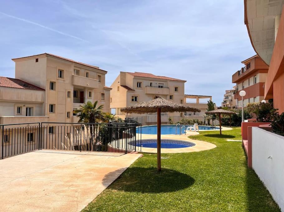 Benalmadena Costa Malaga Apartamento Muy Acogedor Con Vistas Al Mar Terraza Gigante Para Verano E Invierno Parking Exterior foto